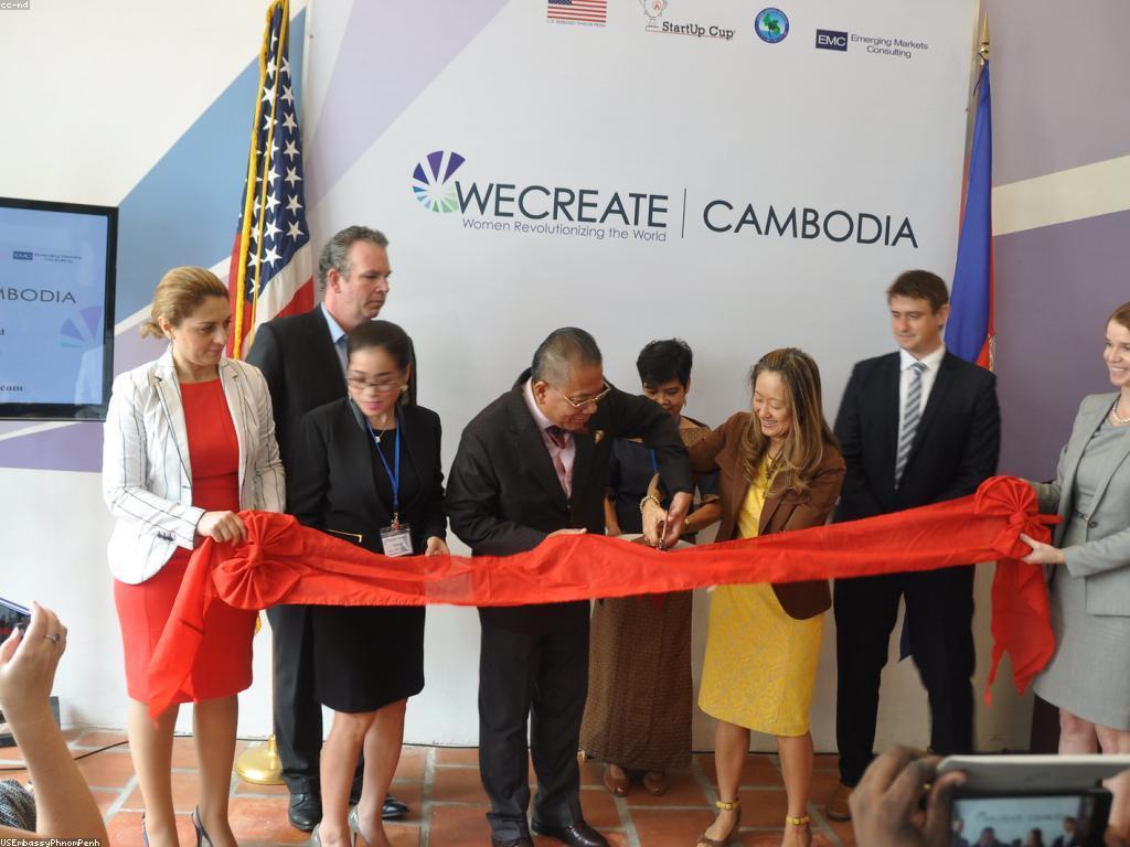 ការប្រឹក្សាអ្នកជំនាញ: ការសំរេចចិត្តដ៏ចំបងសម្រាប់អាជីវកម្មរបស់អ្នក